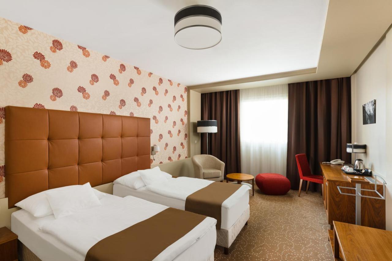Corso Hotel Печ Экстерьер фото