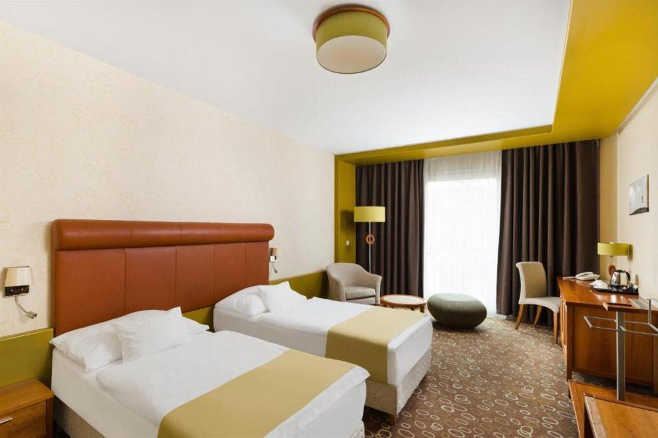 Corso Hotel Печ Экстерьер фото