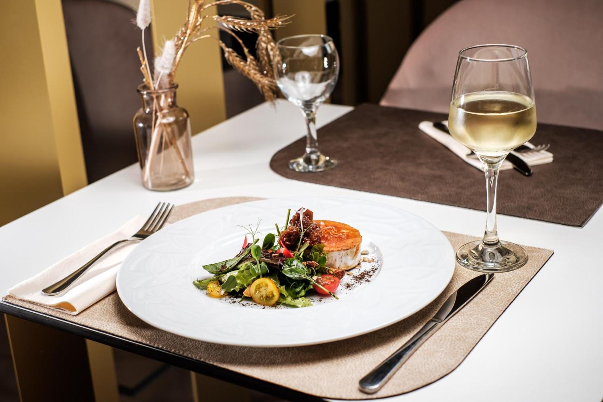 Corso Hotel Печ Экстерьер фото