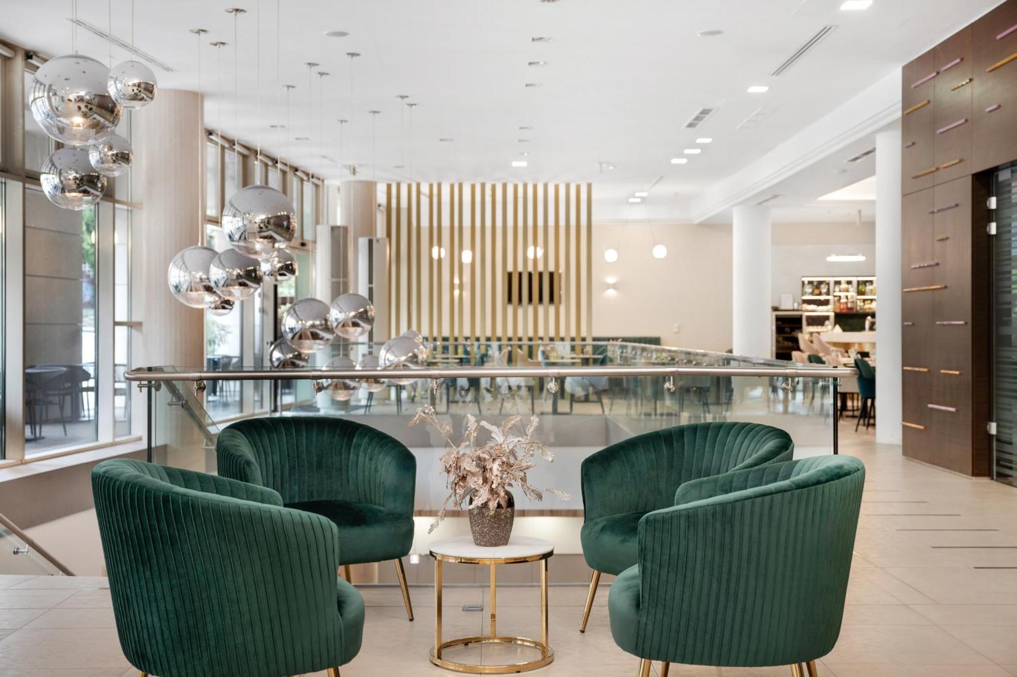 Corso Hotel Печ Экстерьер фото