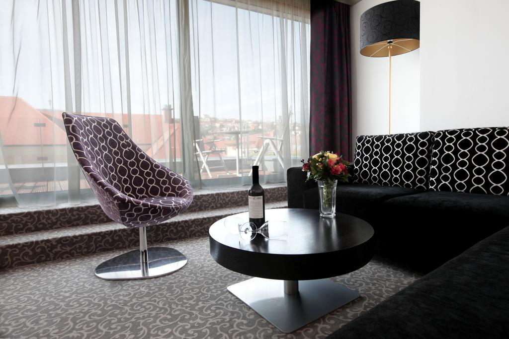 Corso Hotel Печ Экстерьер фото