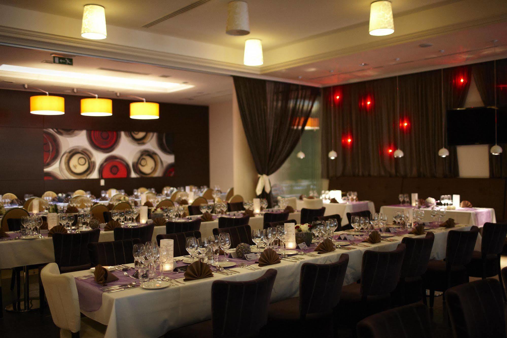 Corso Hotel Печ Экстерьер фото