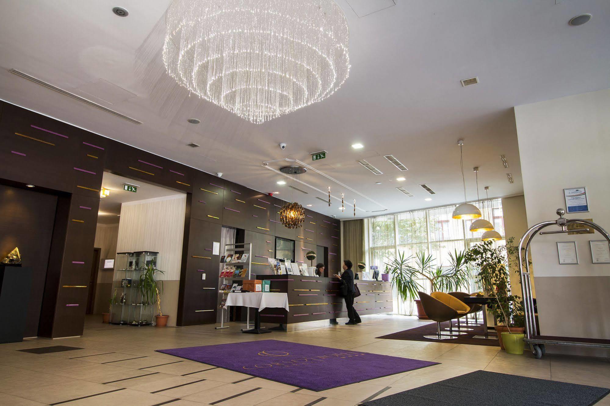 Corso Hotel Печ Экстерьер фото