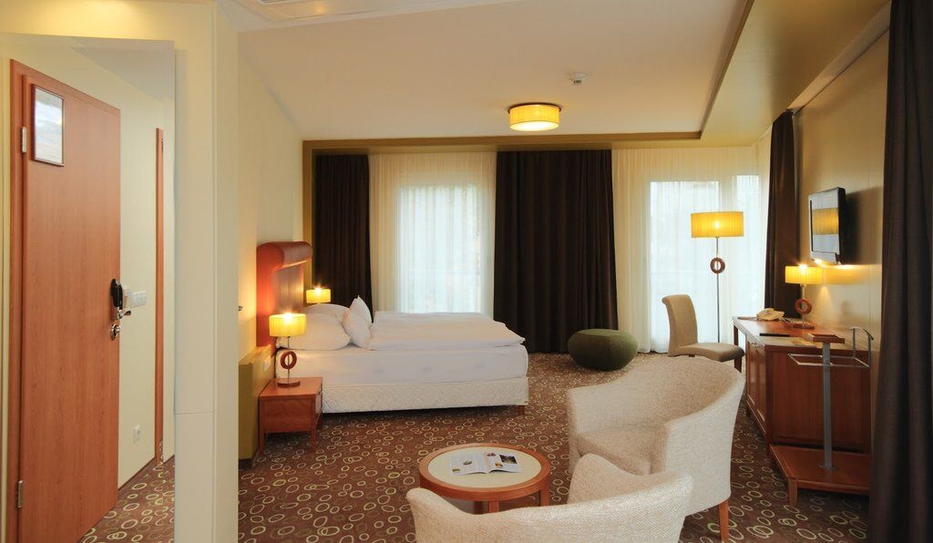 Corso Hotel Печ Экстерьер фото